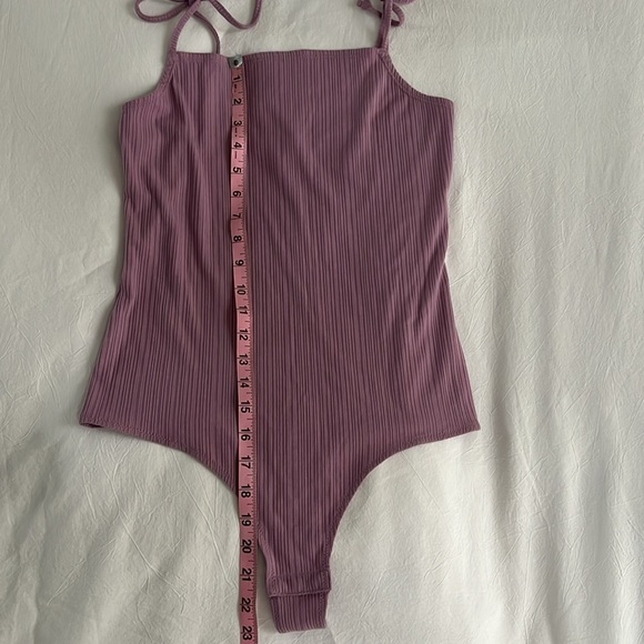 NWOT BCBG Lilac Body Suit adjustable tied straps - Picture 10 of 12